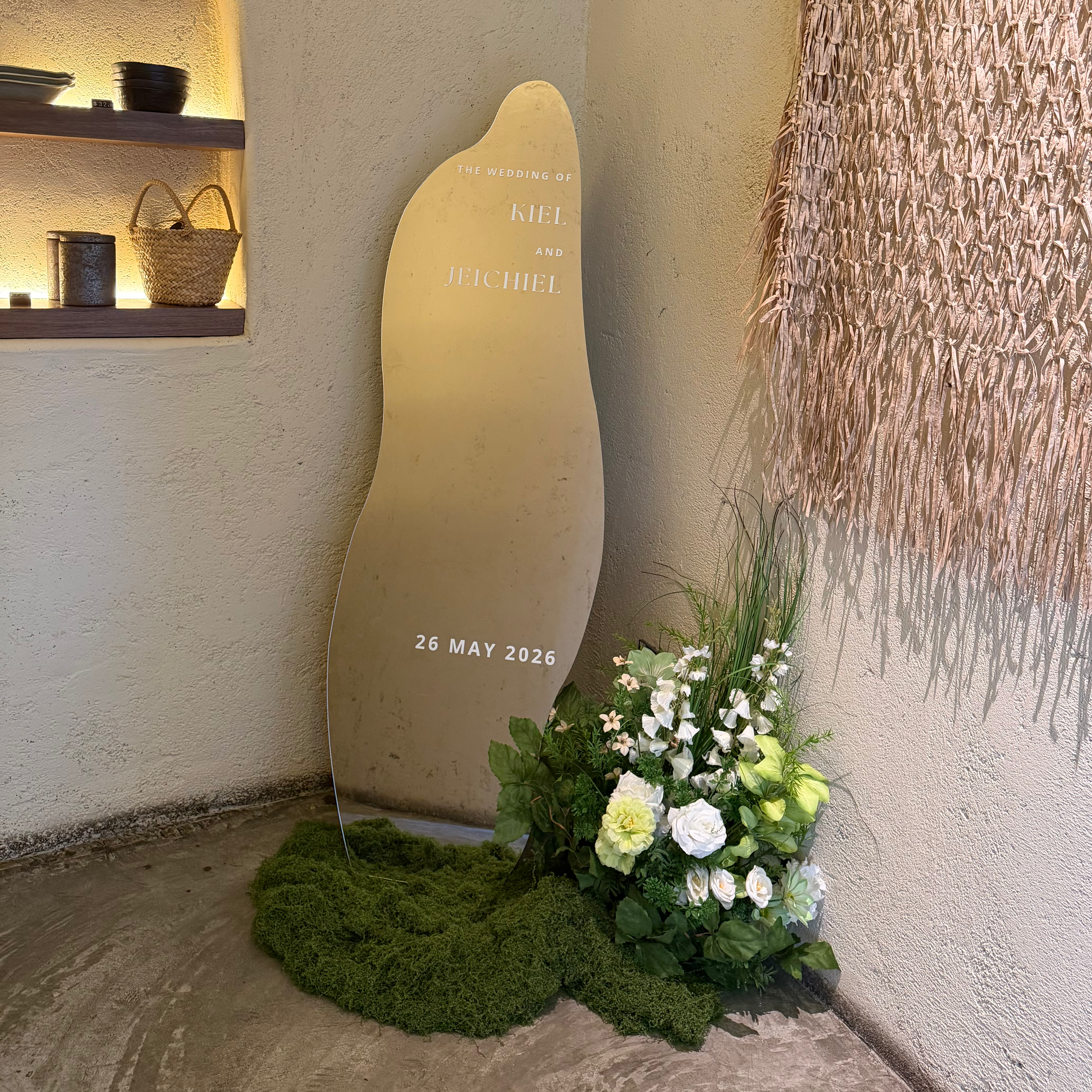 Full Length Mirror Signage with Floral Hedge (Acrylic)