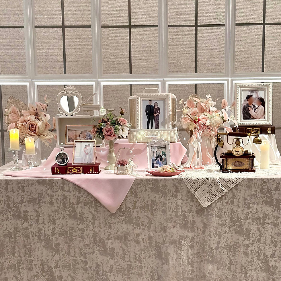 Wedding Photo Table