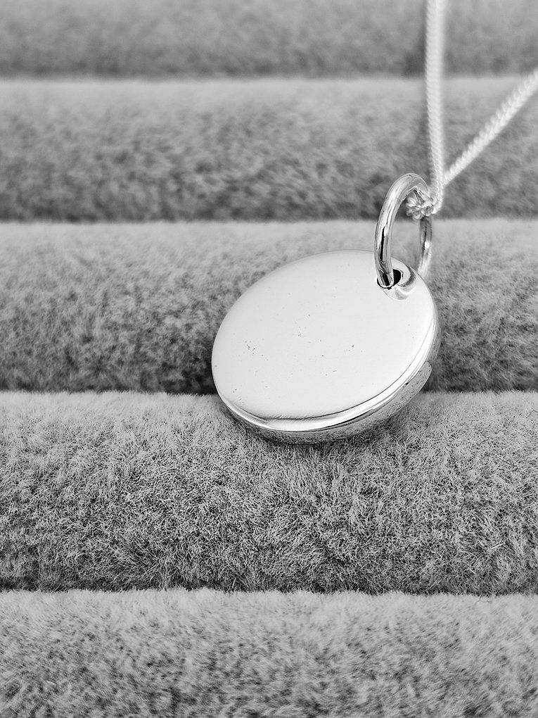 Thumbnail: 'Kizzy' Paw Engraving Disc Pendant