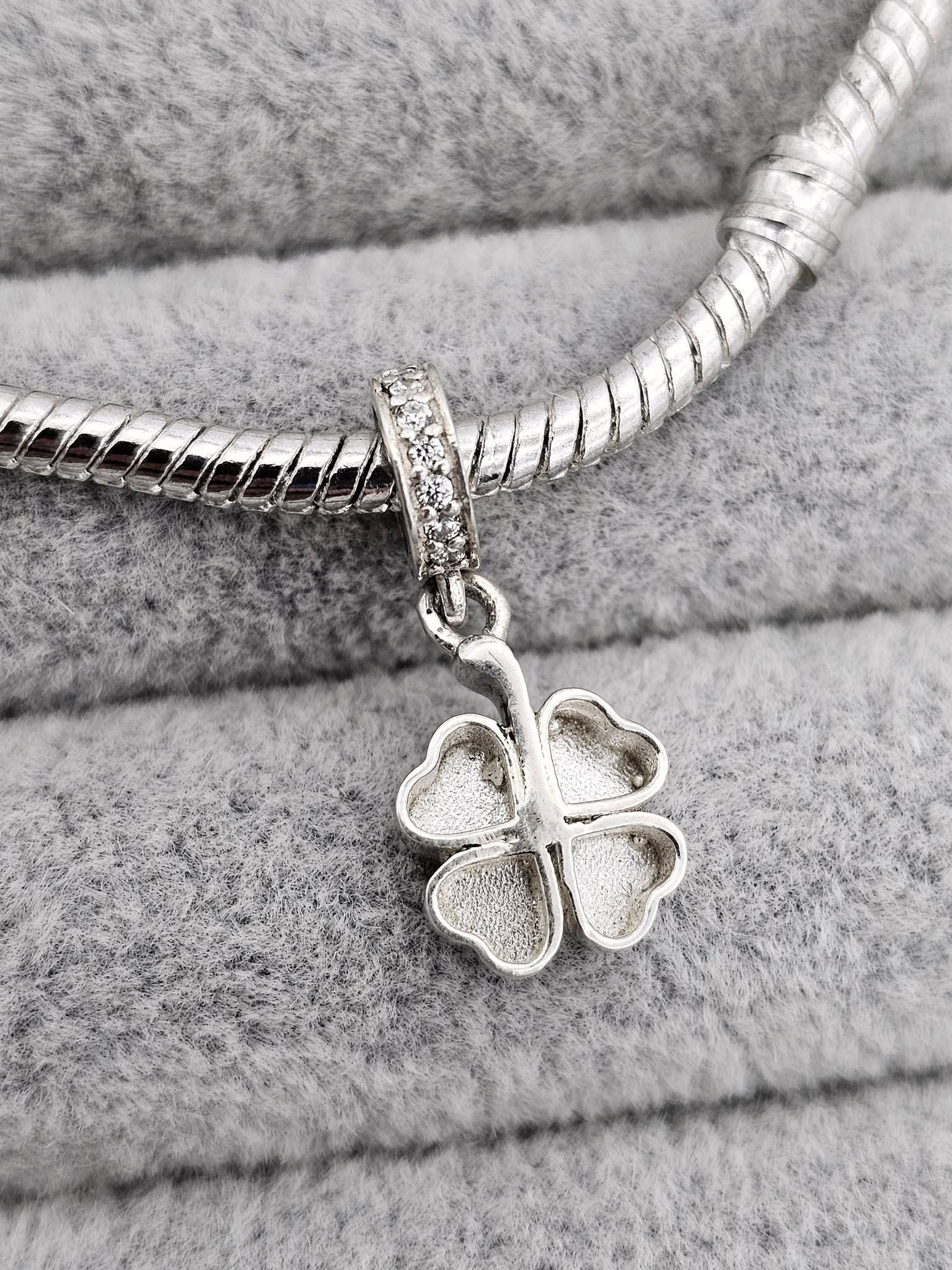 '4 leaf clover' Dangle Charm