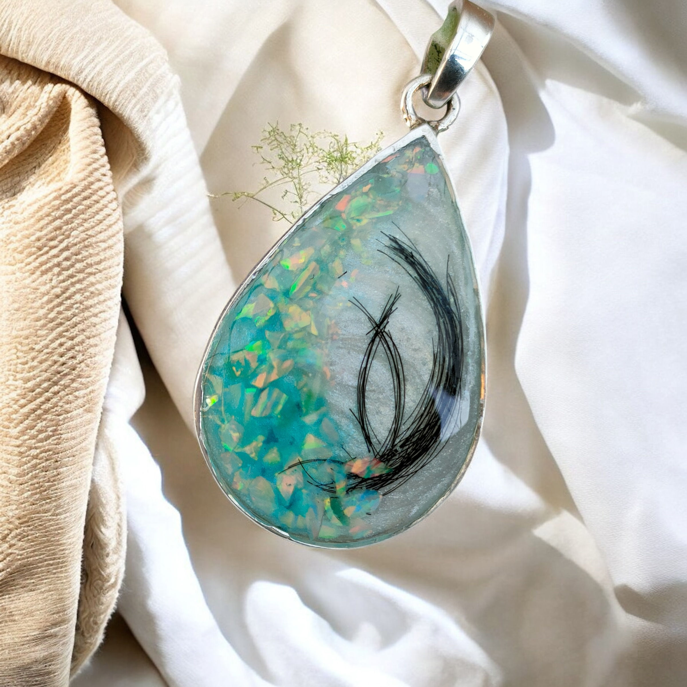 'Rita' Teardrop Pendant