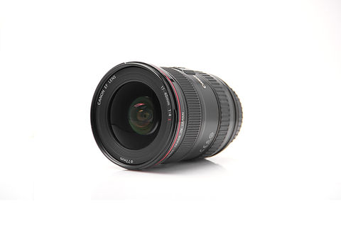 Canon EF 17-40mm f/4L USM Ultra Wide Angle Lens in Dubai 1600AED
