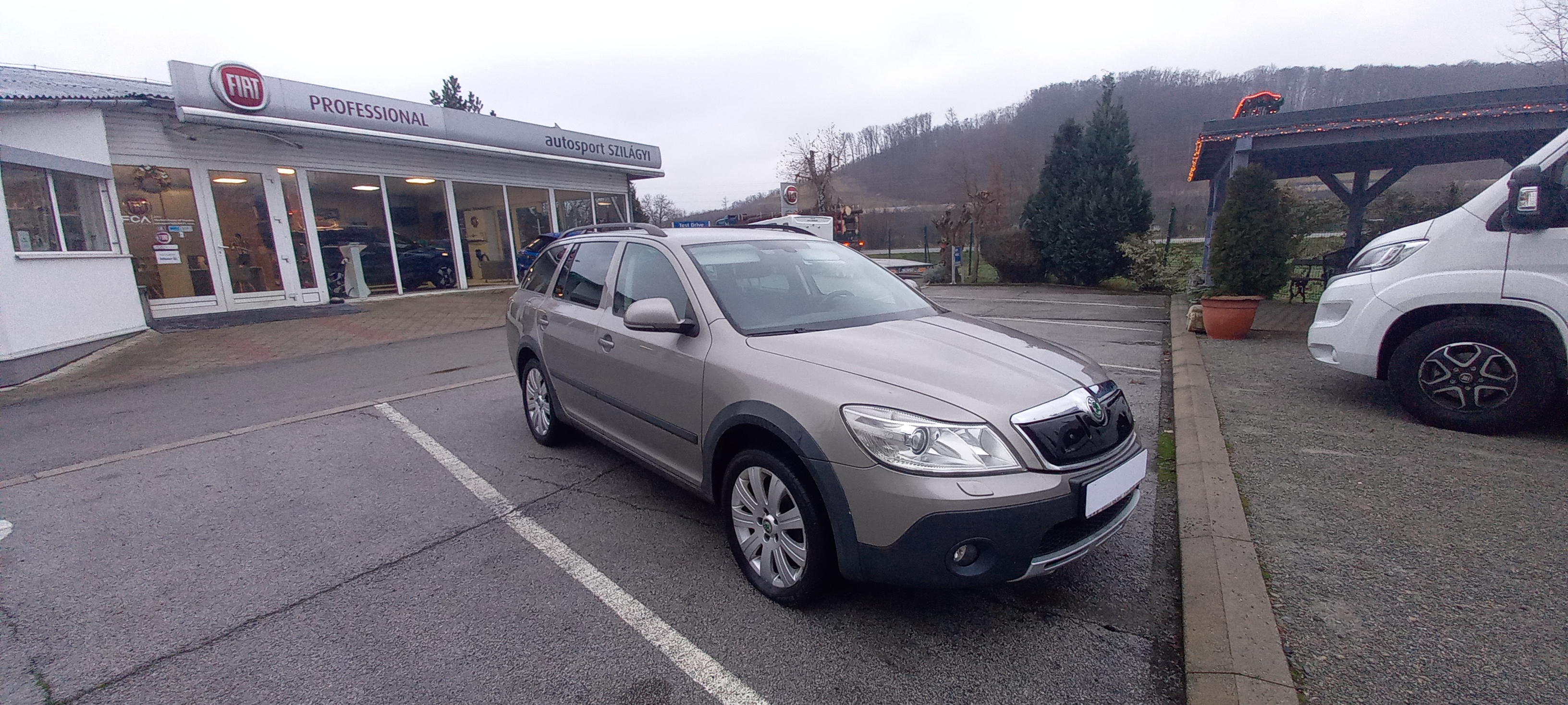 Škoda Octavia Combi 2.0 TDI CR DPF 4x4 Scout DSG