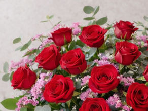 Commander un bouquet de fleurs en ligne à Marseille : roses et pivoines sont les fleurs de saison avec Canopée