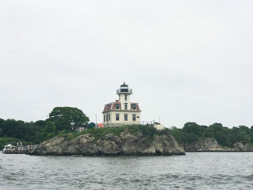 POMHAM ROCKS LIGHTHOUSE
