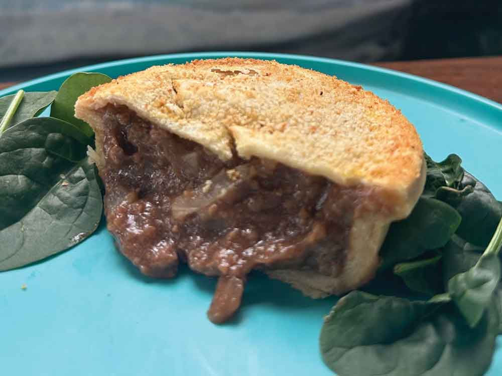 Single Serve Pie Mince Beef, Tomato & Onion 220g