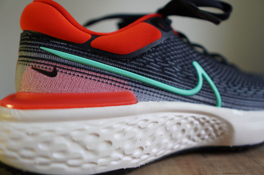 zoomx invincible run flyknit review