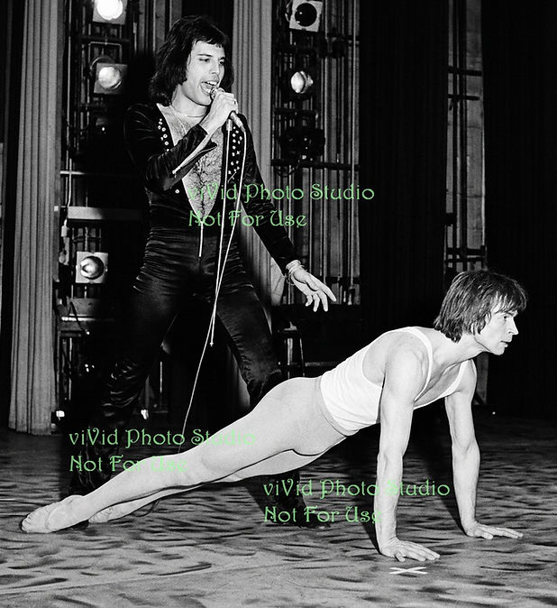 Fairy Mercury: Freddie Mercury Lookalike, Tribute Artist & Live Entertainer with Russian ballet dancer Pavlova during rehearsals