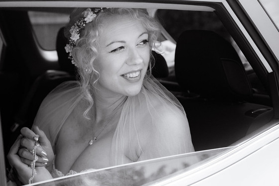 Bride arriva;.jpg
