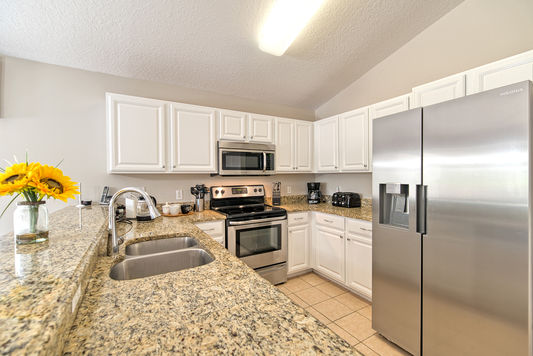 008s-kitchen.jpg