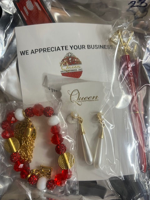 Thumbnail: Delta Grk Ltr Violet Scarf, Charm Bracelet w/Pearls Set