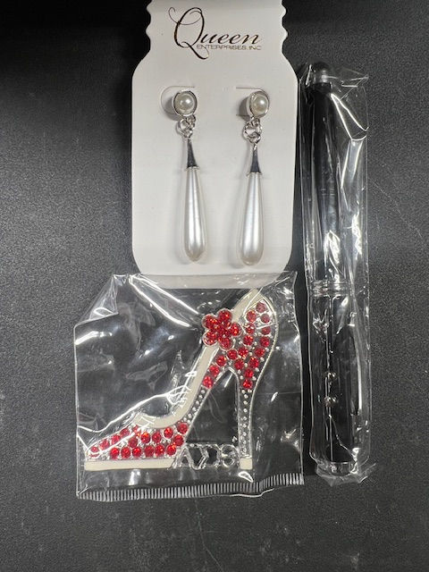 Delta Stiletto Pendant