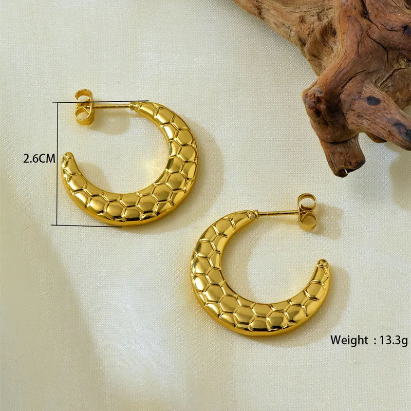 Thumbnail: Squiggly Studs