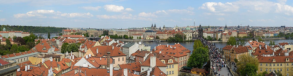 Panorama di Praga con il Ponte Carlo e la Città Vecchia