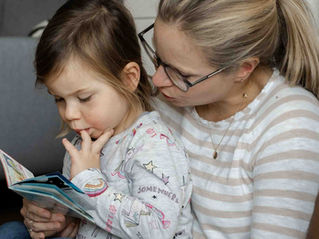 Wo warst du, Mama? Die unsichtbare Heldin auf Familienbildern