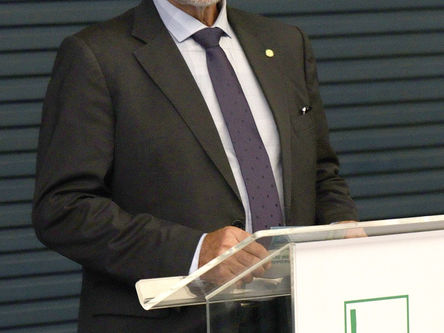 Outubro Rosa: Daniel Almeida destaca lei que garante que trabalhadoras realizem exames sem prejuízo na remuneração