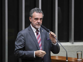 Deputado Daniel Almeida critica os efeitos da Reforma Trabalhista e defende retomada direitos dos trabalhadores