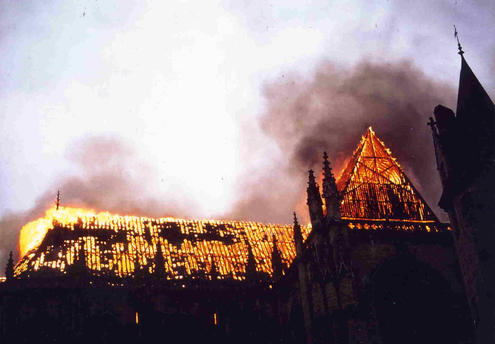 7. 21 Incendie 1972-cliché M. Bebon.jpg