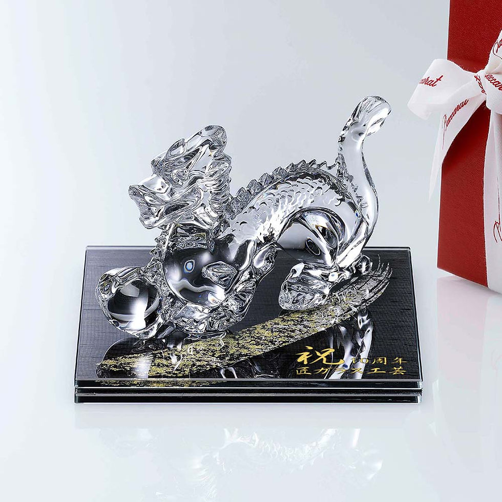 正規店入荷,名入れ代込,ロゴ対応,Baccarat,バカラ,干支,ドラゴン,ITOKO,伊と幸,絹ガラス,台座,黒染金彩墨描,15×15cm,オリジナルセット,名入れ,ギフト,プレゼント,祝い,誕生日,記念日,還暦,企業,就任,受賞,刻印,法人,記念