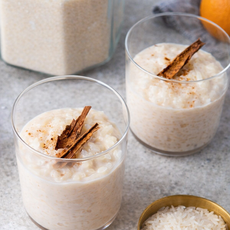 Arroz con leche tradicional mexicano infusionado con canela y vainilla, cremoso, aromático y perfectamente reconfortante