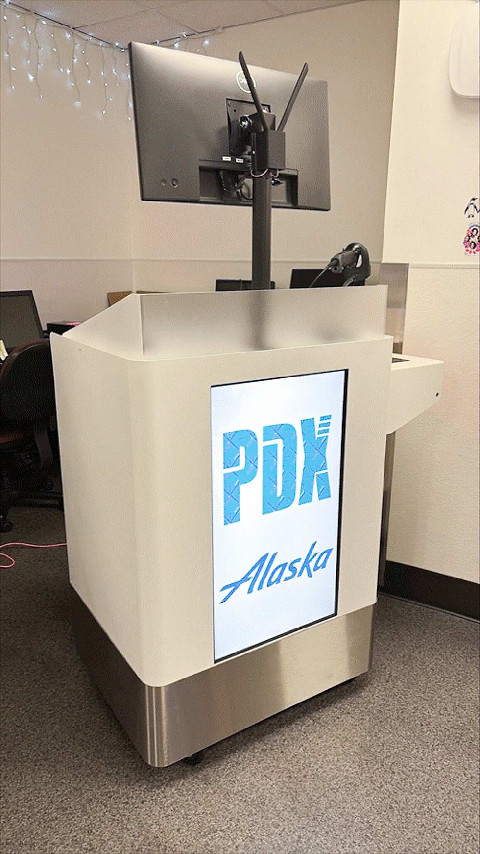 ターミナルの柔軟性を拡大:Parabitのモバイルチケット発券キオスクがPDX空港で稼働開始(空港内の画像)