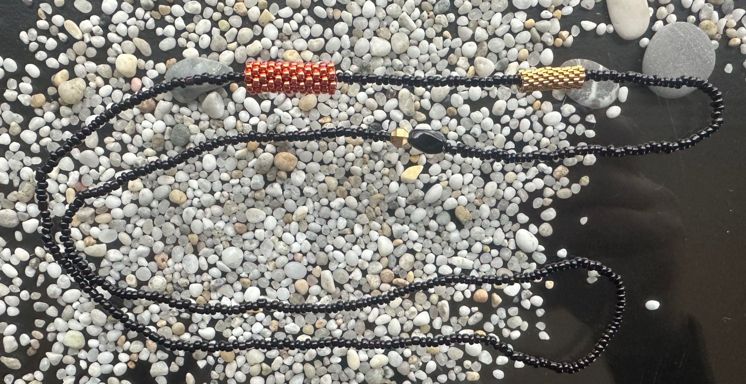 Feine Glasperlenkette