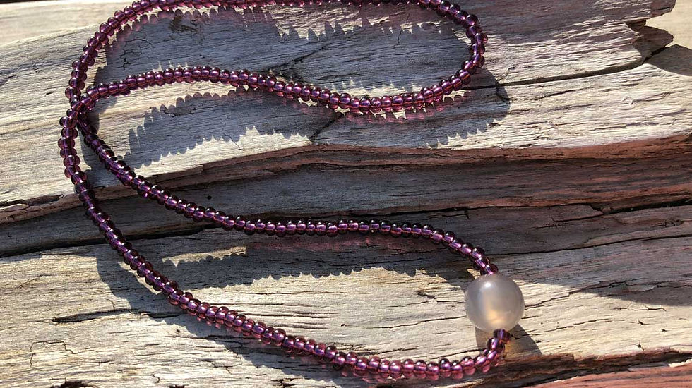 Miniaturbild: Kette mit grauem Mondstein