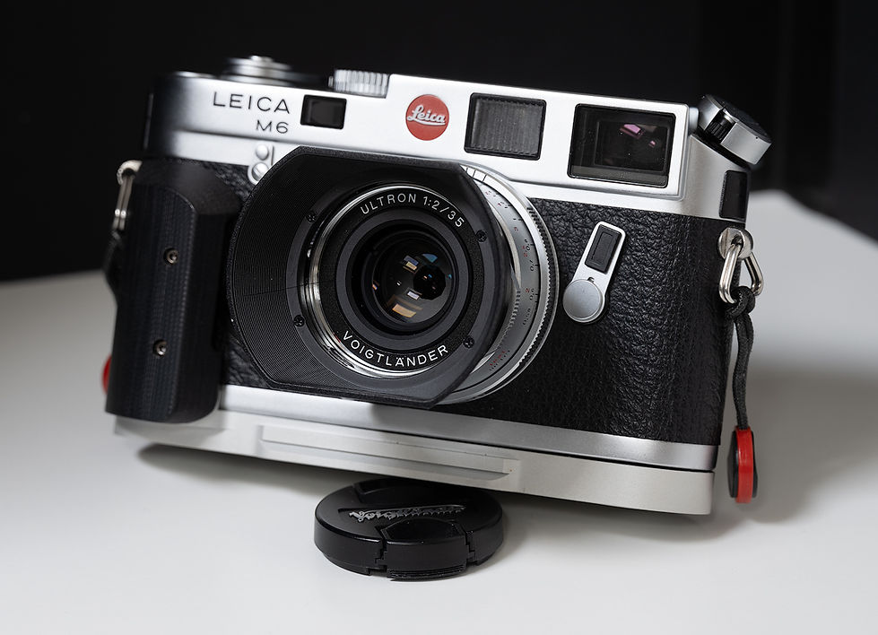 Leica M6 1997 rangefinder film camera with Voigtlander 35mm Ultron lens 