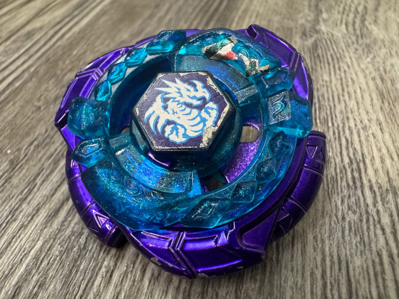 Beyblade Metal Fury 4D Omega Dragonis 100XF