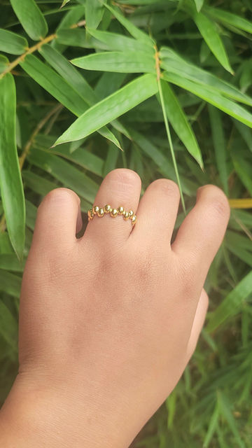 Thumbnail: Oval bead band ring