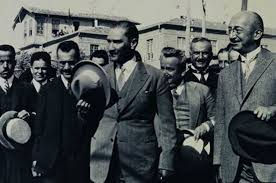 Atatürk, şapkayı tanıttığı Kastamonu, İnebolu ve Çankırı gezisinden Ankara’ya dönüyor. (1 Eylül 1925)