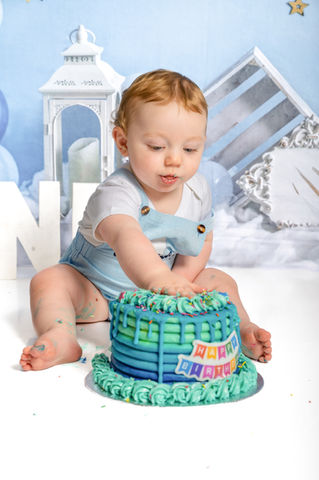 cake smash photographer rotherham - first birthday - cake smash - rotherham photographer - cake smash photography - rotherham