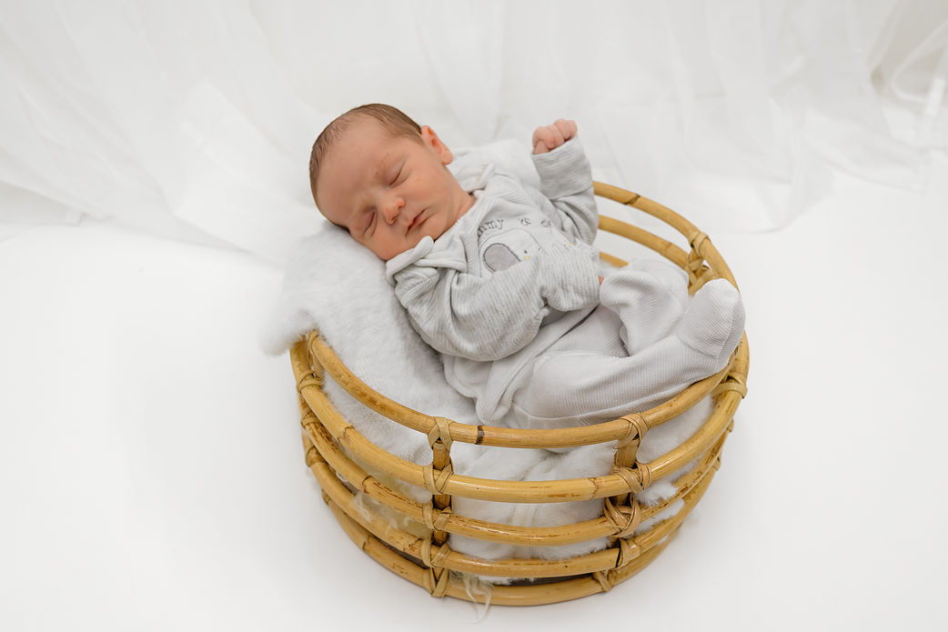 Rotherham and South Yorkshire Newborn and Baby Photographer | Rotherham Newborn Photography | Baby | Maternity | Photoshoot | Sitter | Family | Photographer | Rotherham | South Yorkshire | Newborn Photographer