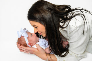 Rotherham Newborn Photographer | Rotherham Baby Photoshoot | Newborn Photography | Rotherham | Newborn Photography | Rotherham Newborn | Rotherham Photography - newborn baby holding mums little finger - newborn photographer rotherham