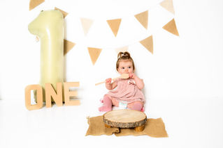 cake smash photographer rotherham - first birthday - cake smash - rotherham photographer - cake smash photography - rotherham