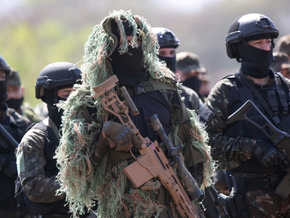 Rio de Janeiro solicitará apoio do Exército para retomar territórios dominados pelo tráfico Governo estadual apresentará proposta de GLO ao STF até outubro; ações podem começar ainda em 2025