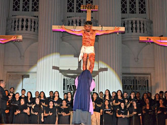 Sexta-feira santa reúne fiéis com procissão e encenação da paixão de cristo em Rio Branco