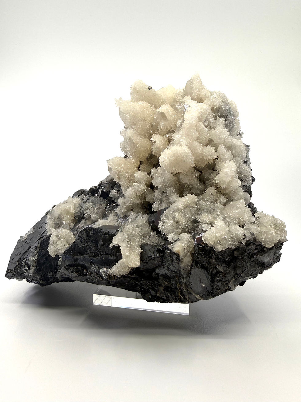 Thumbnail: Sphalerite, Quartz and Calcite