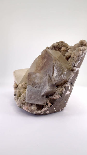 Cubic Honey Calcite on Golden Micro Heulandite