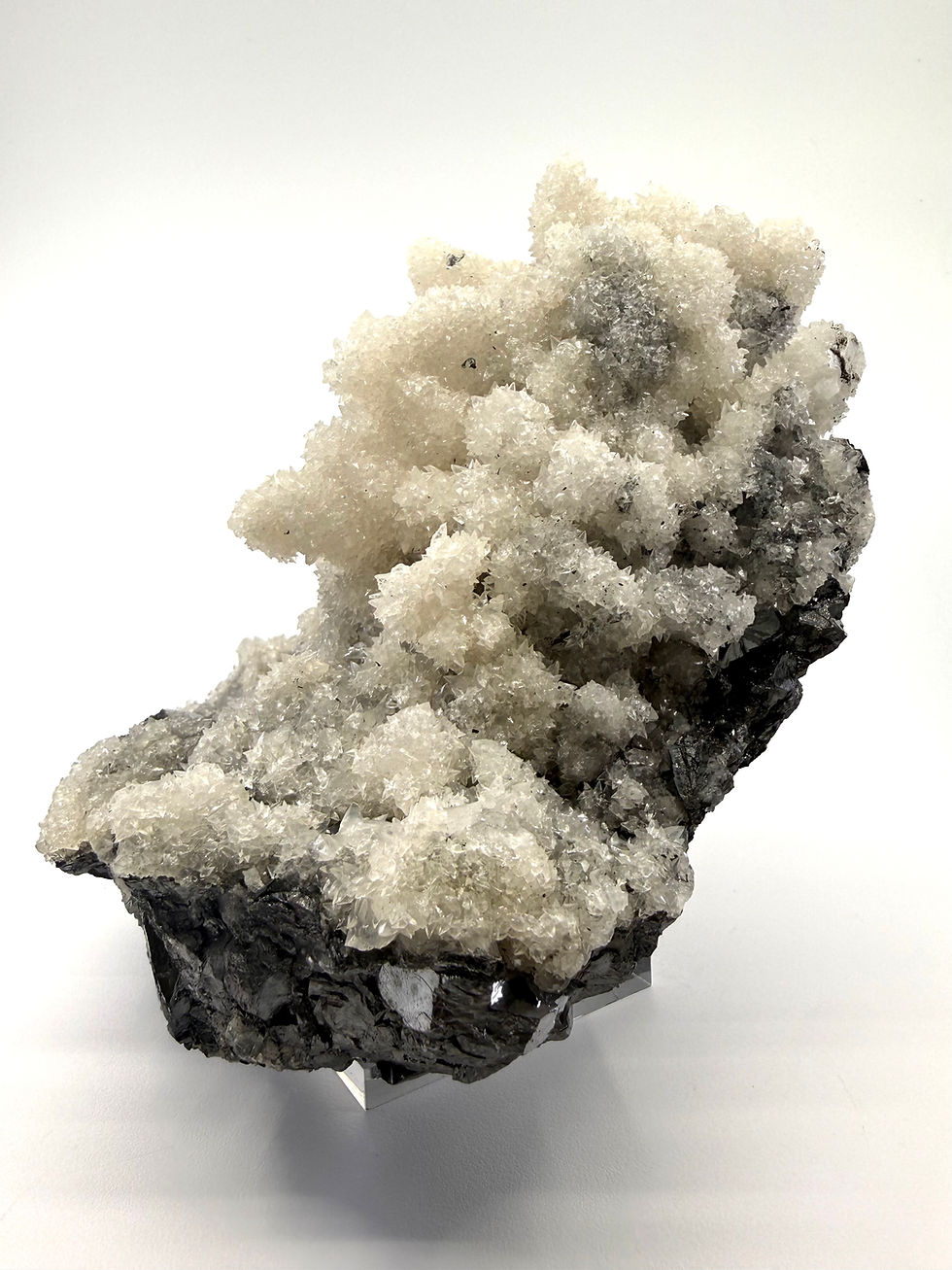 Thumbnail: Sphalerite, Quartz and Calcite