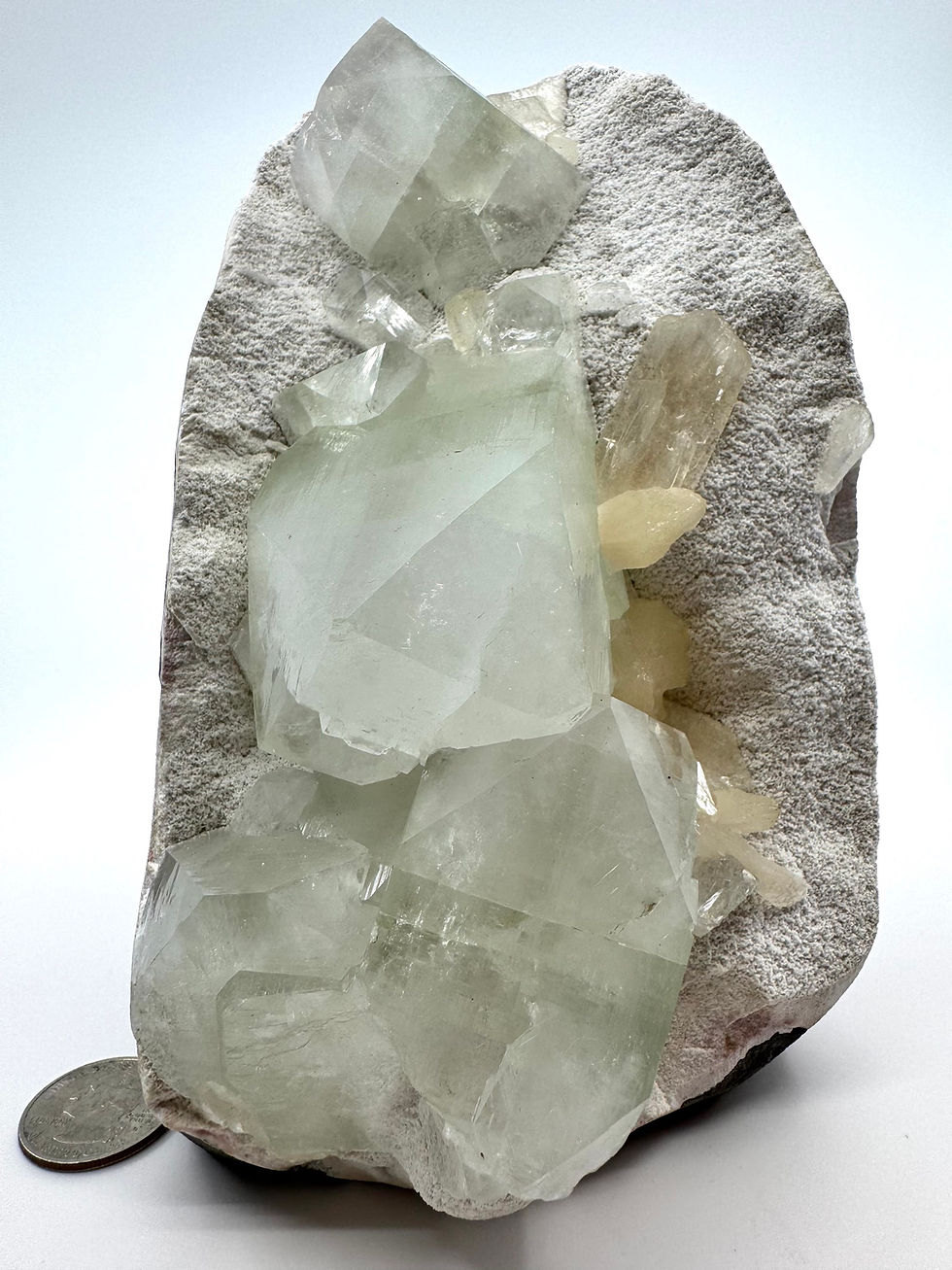 Thumbnail: Glossy Apophyllite, Stilbite on White Chalcedony