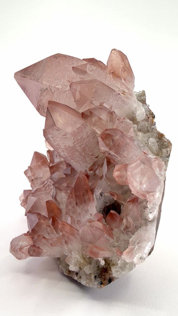 Thumbnail: Red Quartz Cluster