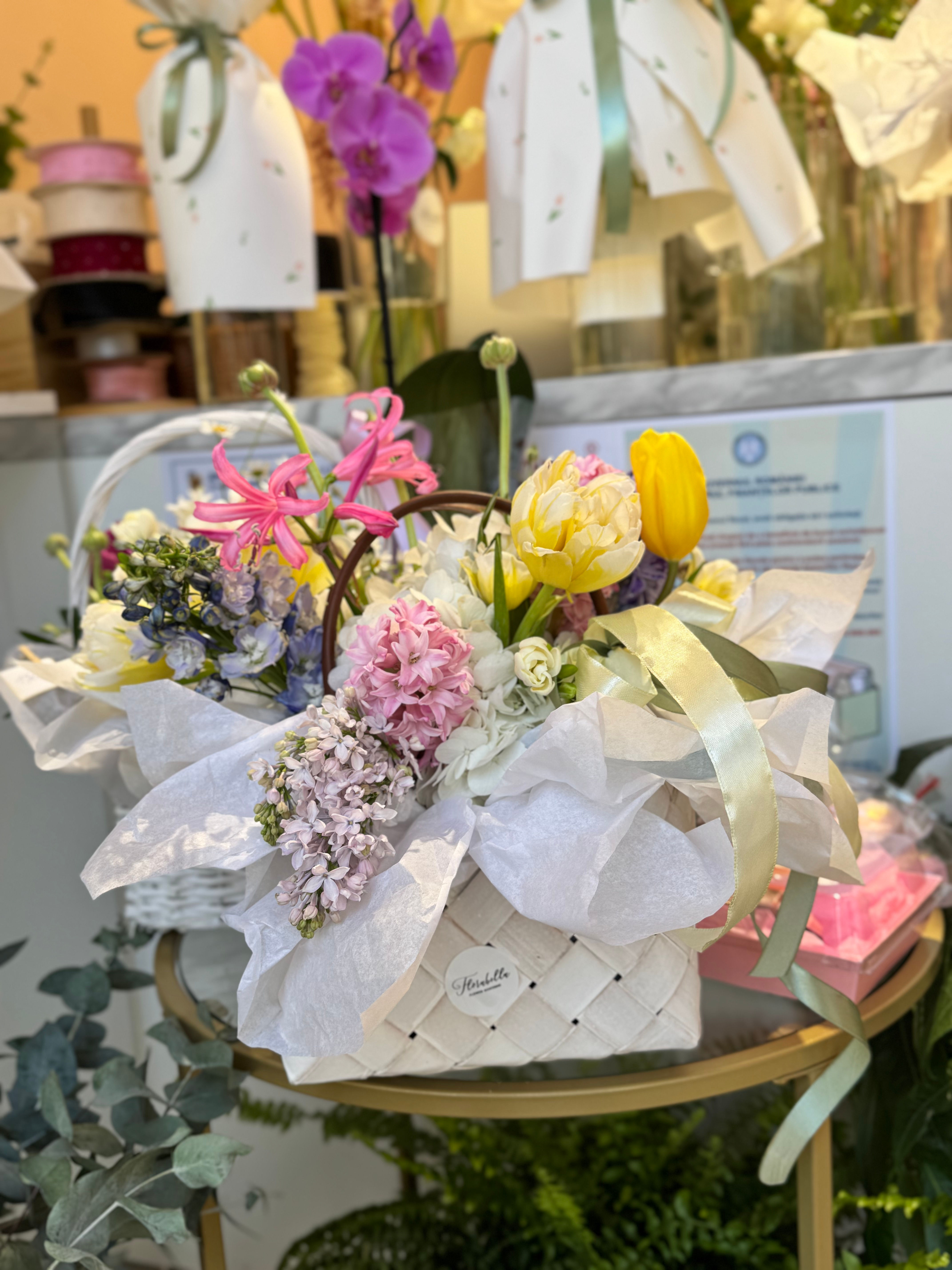 Cos parfum de primăvară 