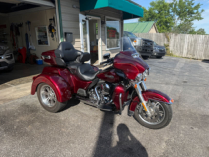 2016 Harley Davidson FLHTCUTG Tri-Glide