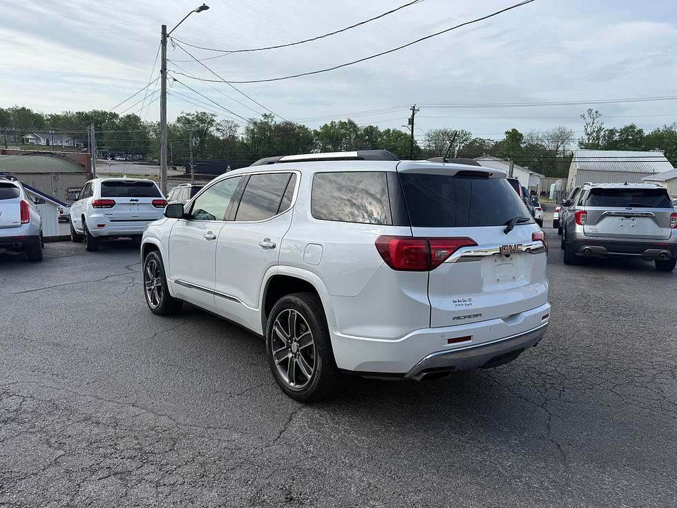サムネイル： 2017 GMC Acadia Denali