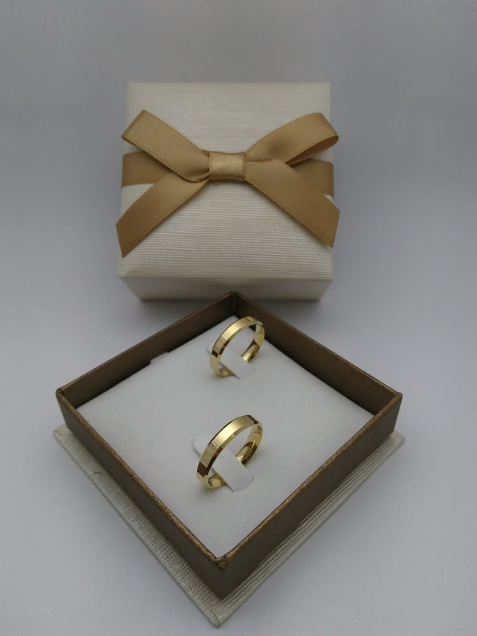 Miniatura: Alianças em ouro 18kls italiana 4mm