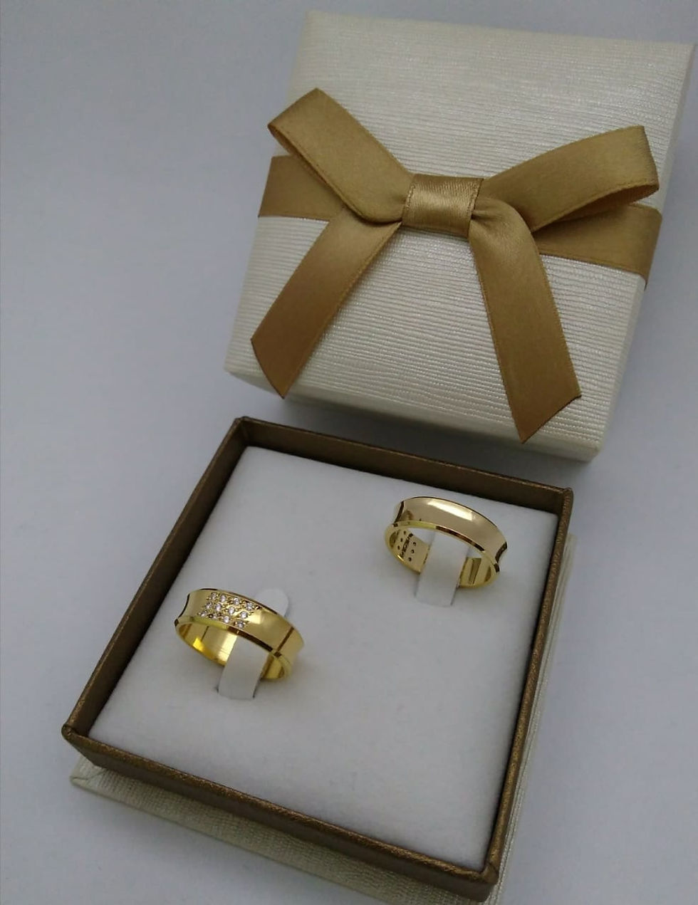 Miniatura: Alianças em ouro 18kls côncava 6mm