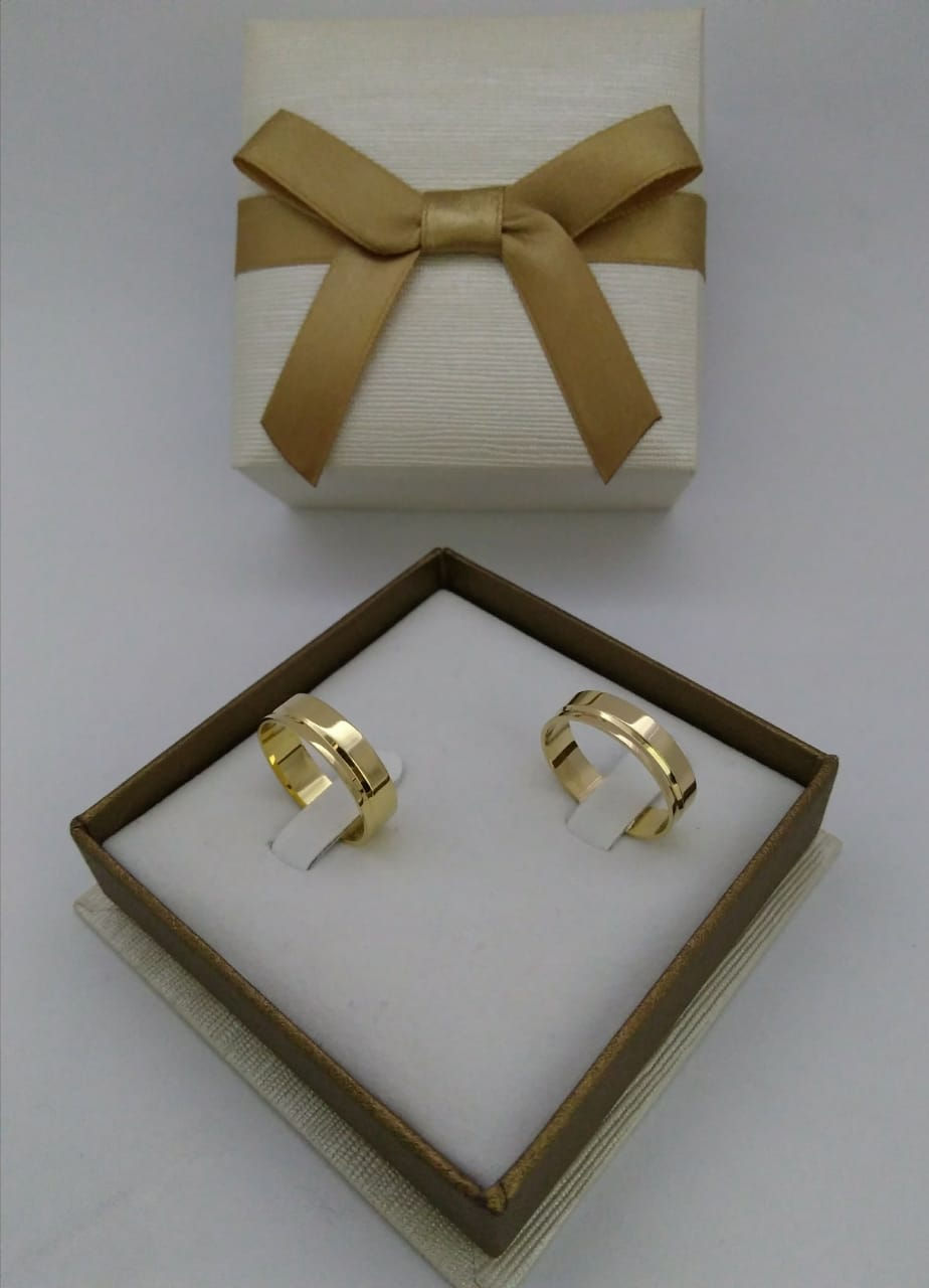 Miniatura: Alianças em ouro 18kls quadrada 5mm
