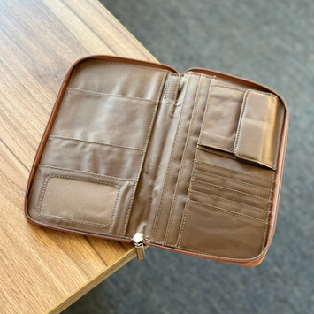 PORTA VOUCHER EM COURO