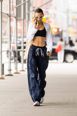Bella Hadid es la reina del estilo athleisure y así lo lleva